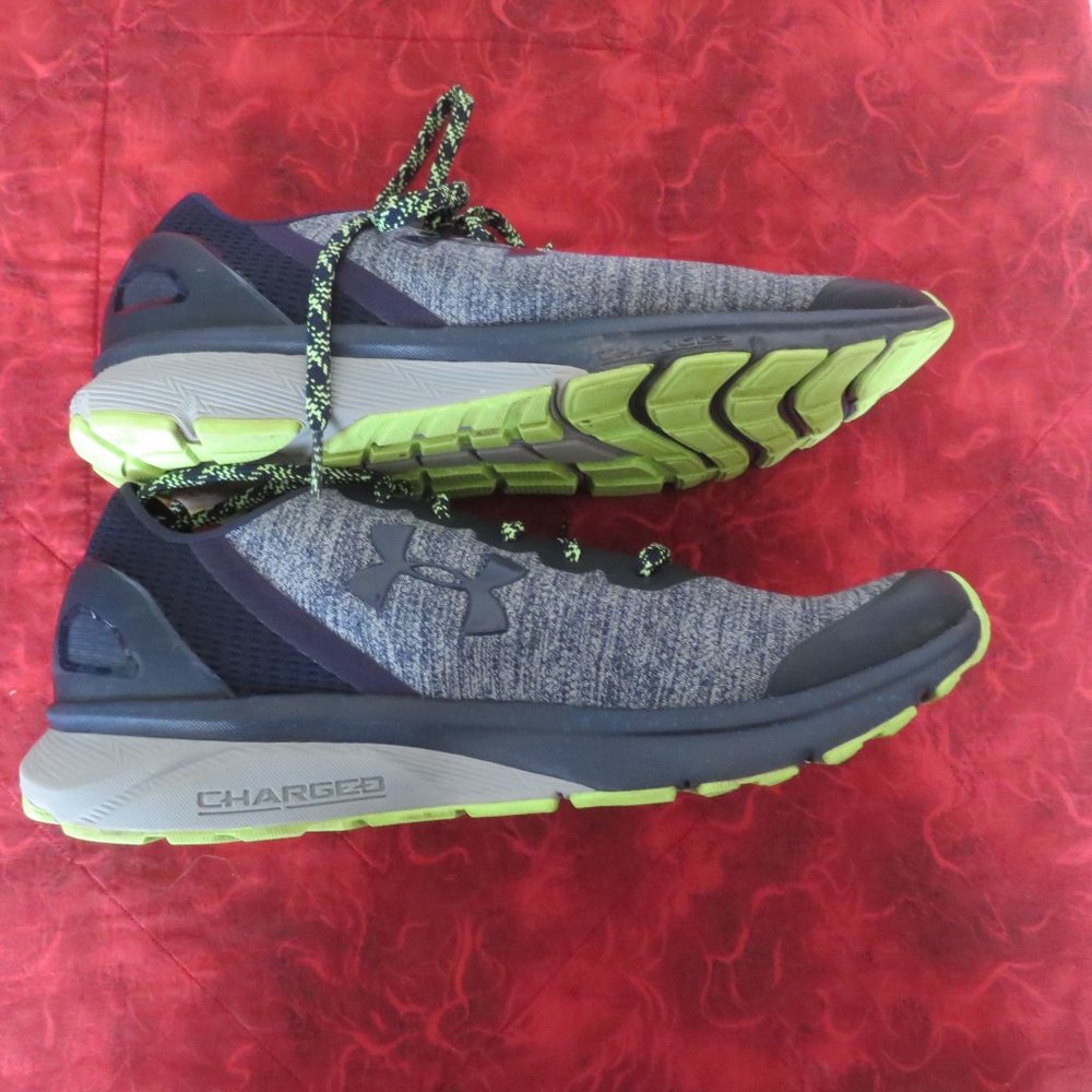 Under Armour "I will run long" Charged Shoes